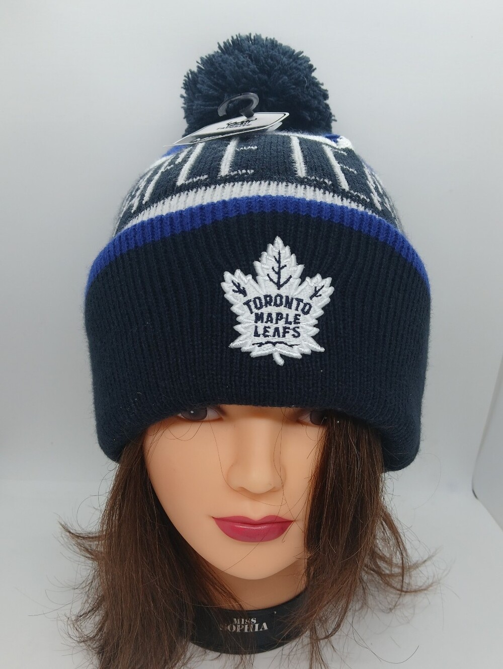 Toronto Maple Leafs NWT NHL Fan Favorite Men's Cuffed Toque Winter Pom Beanie